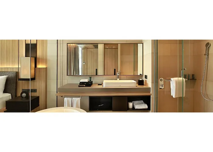 Royal Tulip Gunung Geulis Resort And Golf